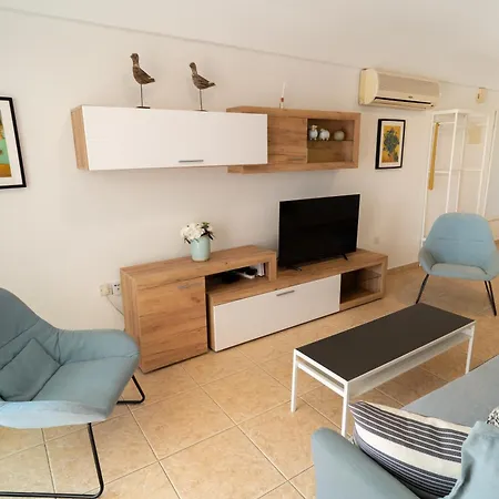 Apartment Olivia Mackenzie 2 Bedroom Flat With Pool