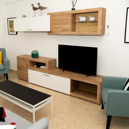Apartment Olivia Mackenzie 2 Bedroom Flat With Pool *