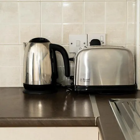 Olivia Mackenzie Spacious 2Br Pool View, Sleeps 6