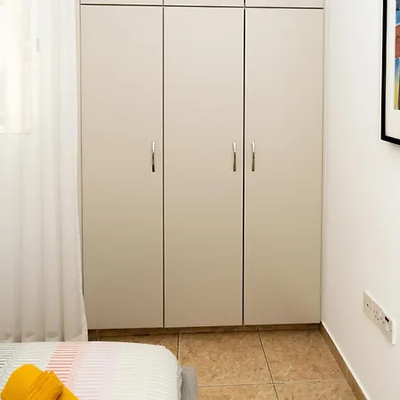 Διαμέρισμα Olivia Mackenzie Spacious 2Br Pool View, Sleeps 6 Λάρνακα