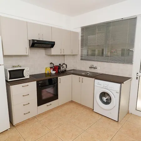 Olivia Mackenzie 2 Bedroom Flat with Pool Appartement *
