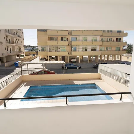 아파트 Olivia Mackenzie 2 Bdr, Pool, 3M Walk To The Sea