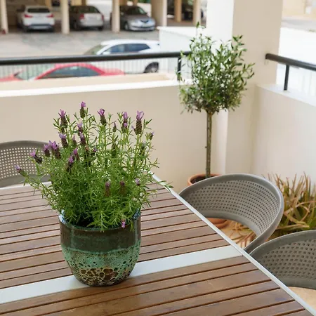 Apartament Olivia Mackenzie 2 Bdr, Pool, 3M Walk To The Sea *