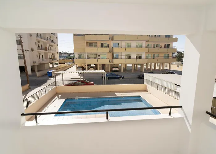 Апартаменти Olivia Mackenzie 2 Bedroom With Pool Great For Families