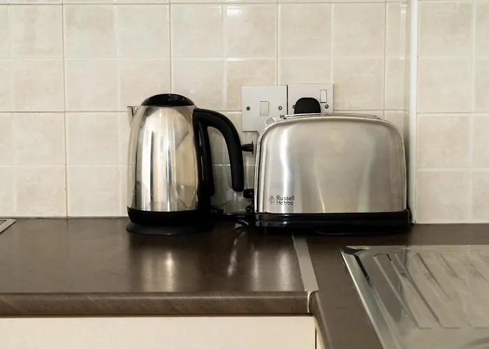 Olivia Mackenzie Spacious 2br Pool View, Sleeps 6